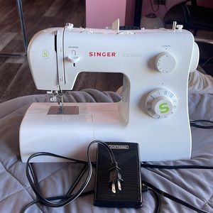 Singer 2277 Tradition Essential Sewing Machine